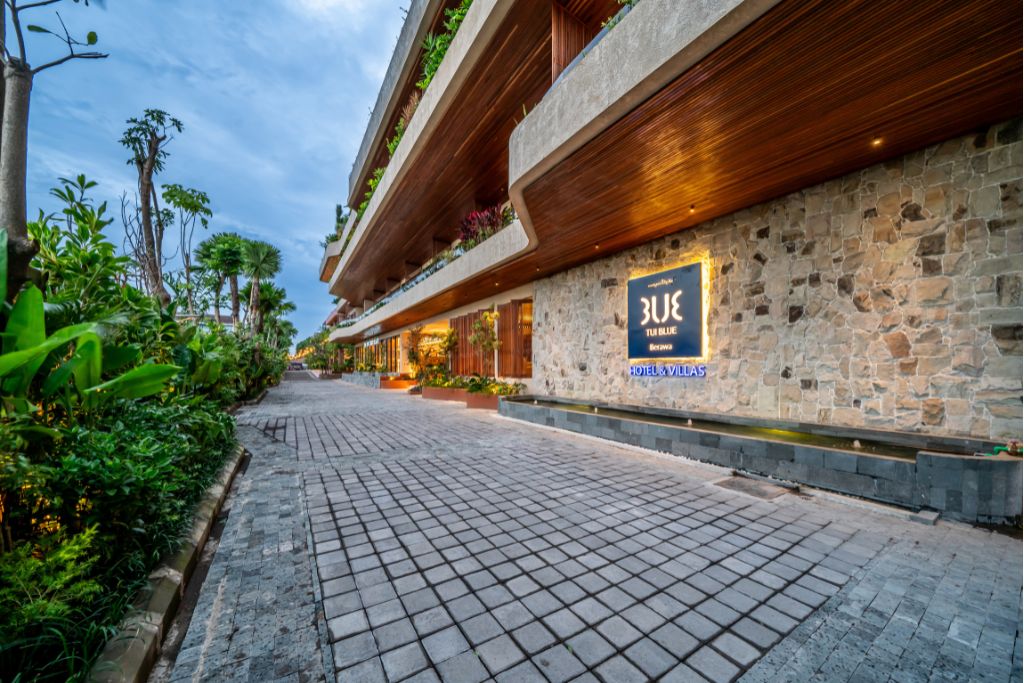Main Resort